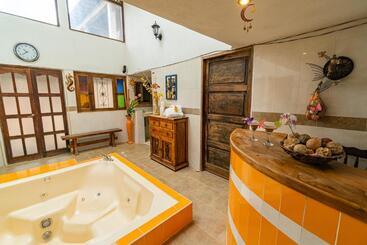 هتل Bahía Olivo Boutique & Spa
