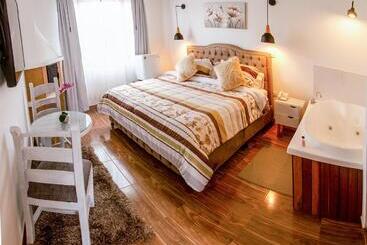 هتل Bahía Olivo Boutique & Spa