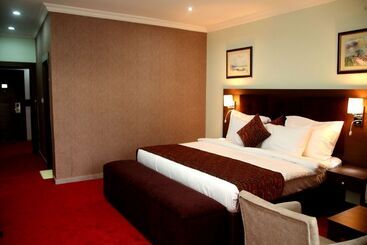 هتل Best Western Plus Elomaz