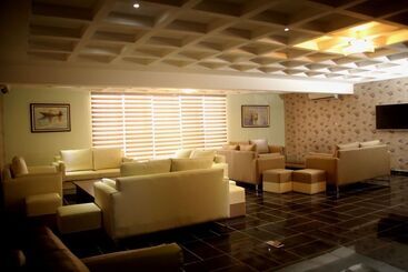 هتل Best Western Plus Elomaz