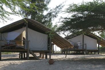 هتل Campement Lodge Océan & Savane