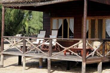 هتل Campement Lodge Océan & Savane