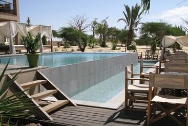 هتل Campement Lodge Océan & Savane