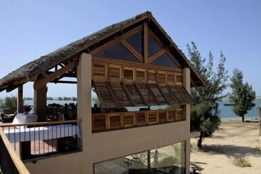 هتل Campement Lodge Océan & Savane