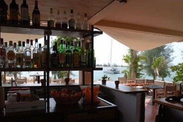 هتل Campement Lodge Océan & Savane