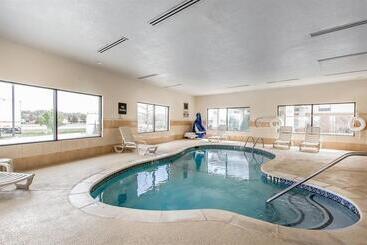 هتل Comfort Suites Youngstown North