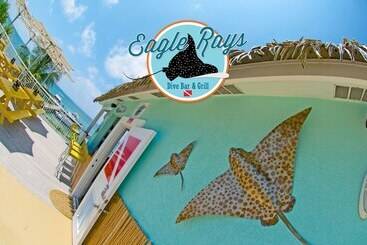 هتل Compass Point Dive Resort