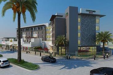 هتل Courtyard By Marriott Kingston, Jamaica