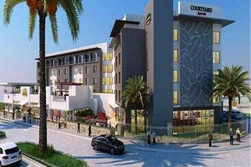 هتل Courtyard By Marriott Kingston, Jamaica
