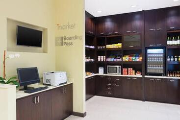 هتل Courtyard By Marriott Kingston, Jamaica
