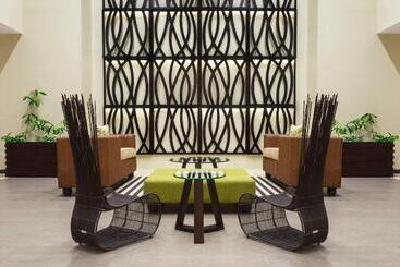 هتل Courtyard By Marriott Kingston, Jamaica