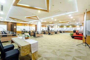 هتل Golden Tulip Pontianak