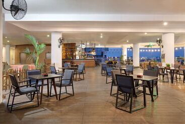 هتل Golden Tulip Pontianak