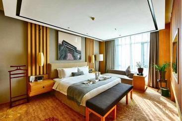 هتل Ramada By Wyndham Zhengzhou East