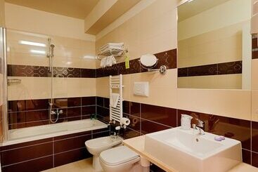 Hb Aosta Hotel & Balcony Spa