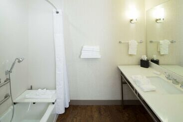 هتل Hilton Garden Inn Longview
