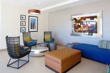 هتل Hilton Garden Inn Longview