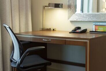 هتل Hilton Garden Inn Longview