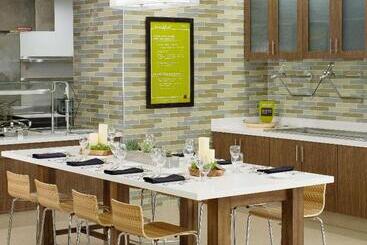هتل Hilton Garden Inn Longview
