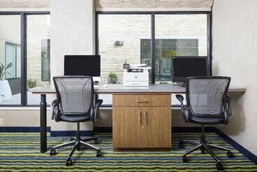 هتل Hilton Garden Inn Longview
