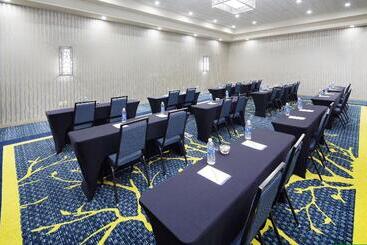 هتل Hilton Garden Inn Longview