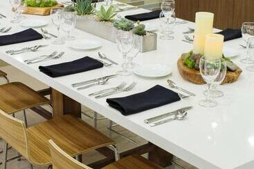 هتل Hilton Garden Inn Longview