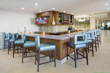 هتل Hilton Garden Inn Longview