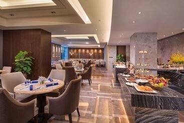 هتل Hilton Urumqi