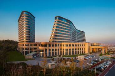 هتل Hilton Urumqi