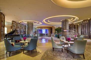 هتل Hilton Urumqi