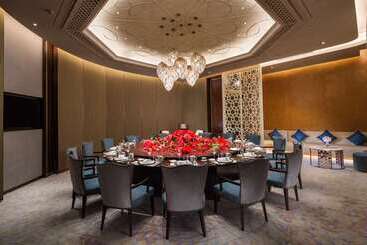 هتل Hilton Urumqi