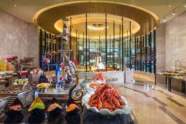 هتل Hilton Urumqi