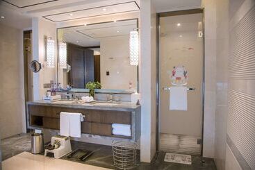 هتل Hilton Zhoushan