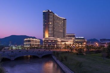 هتل Hilton Zhoushan