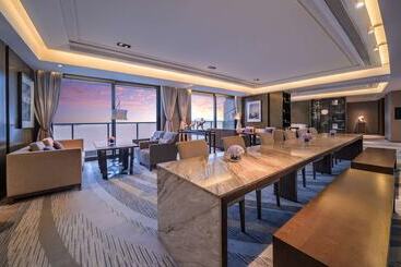 هتل Hilton Zhoushan