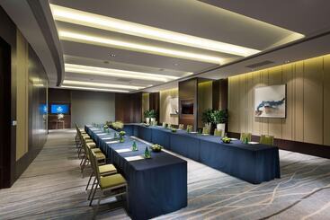 هتل Hilton Zhoushan