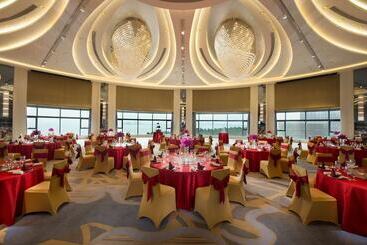 هتل Hilton Zhoushan