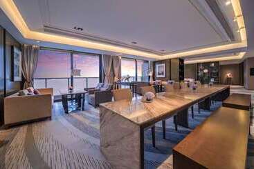 هتل Hilton Zhoushan