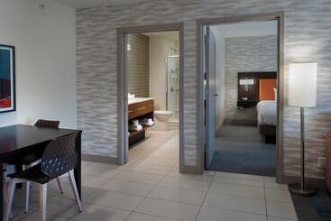 هتل Home2 Suites By Hilton St. Louis/forest Park