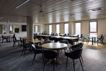 هتل Hôtel Lodge In Paris 13
