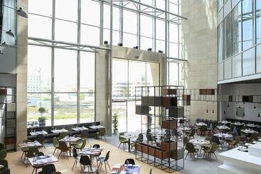 هتل Ibis Styles Dubai Jumeira