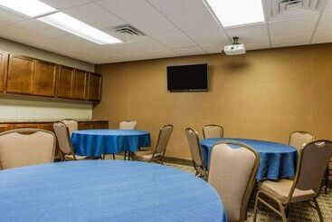 هتل Mainstay Suites Grand Island