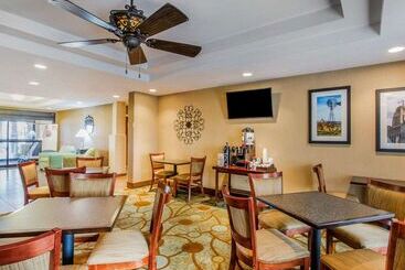 هتل Mainstay Suites Grand Island