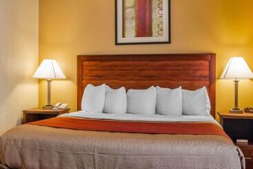 هتل Mainstay Suites Grand Island