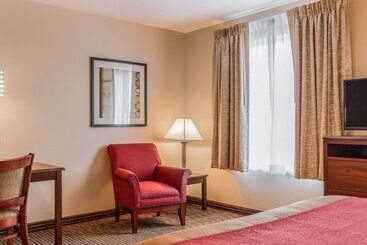 هتل Mainstay Suites Grand Island