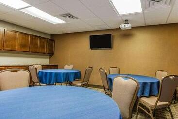 هتل Mainstay Suites Grand Island
