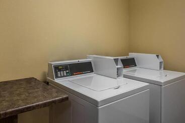 هتل Mainstay Suites Grand Island
