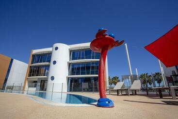 هتل Marineland Hôtel