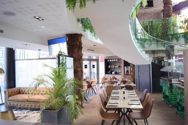 هتل Marineland Hôtel