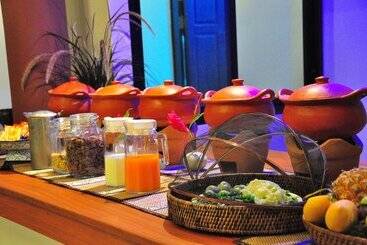 هتل Navatara Phuket Resort   Sha Extra Plus